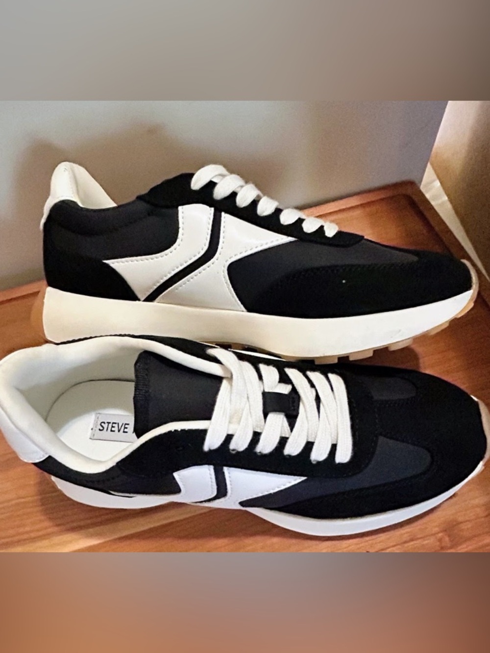 Steve Madden Women's Kendrix Sneaker Size 9 - BRAND NEW